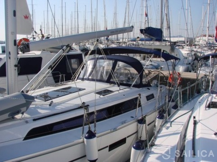Bavaria 37 Cruiser - Yacht Charter Sailica