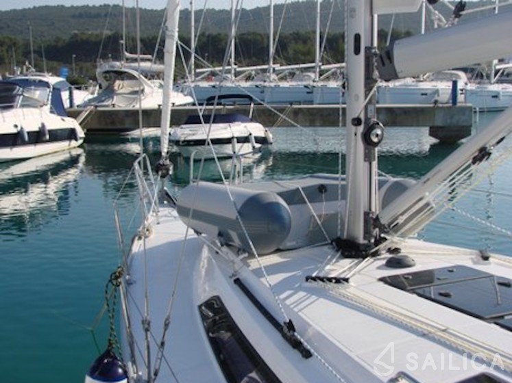 Bavaria 37 Cruiser - Yacht Charter Sailica