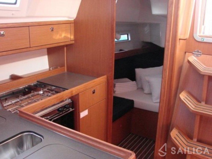 Bavaria 37 Cruiser - Yacht Charter Sailica