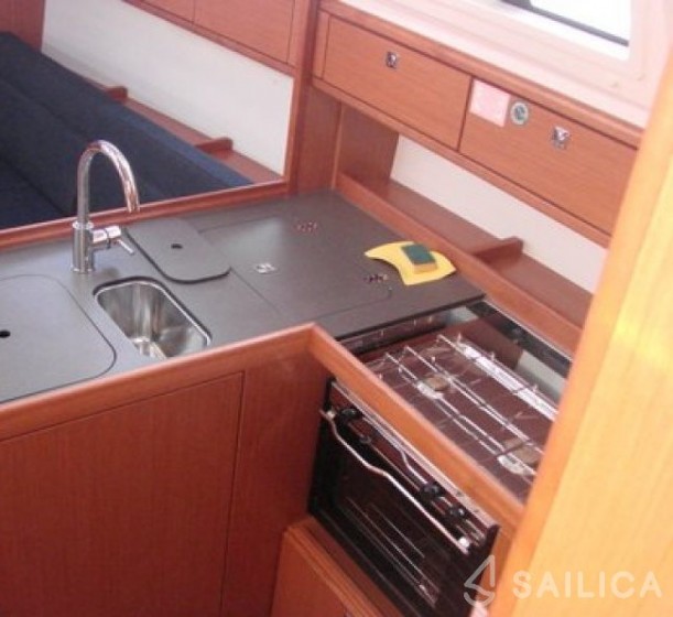 Bavaria 37 Cruiser - Yacht Charter Sailica