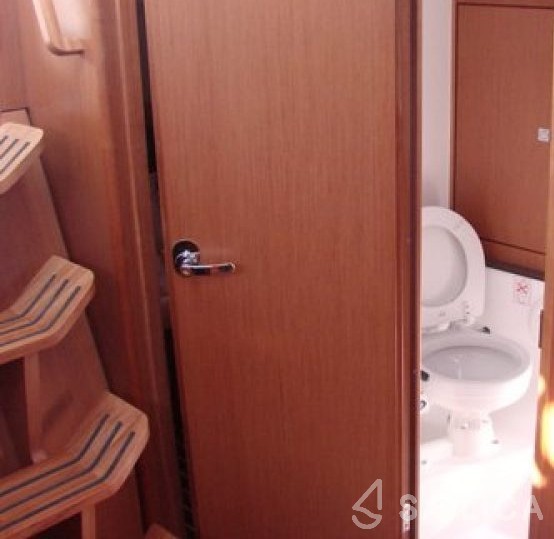 Bavaria 37 Cruiser - Yacht Charter Sailica