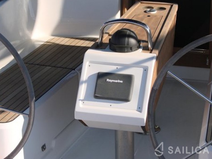 Bavaria 37 Cruiser - Yacht Charter Sailica