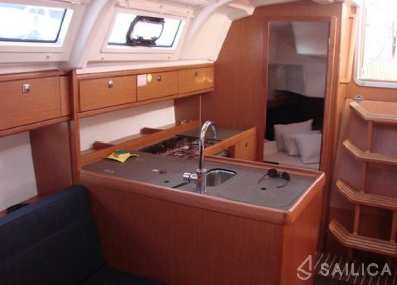 Bavaria 37 Cruiser - Yacht Charter Sailica