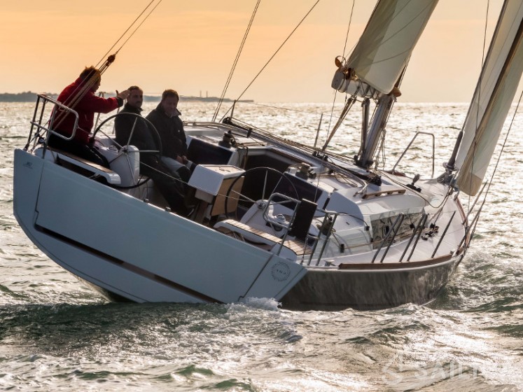Dufour 382 GL - Yacht Charter Sailica