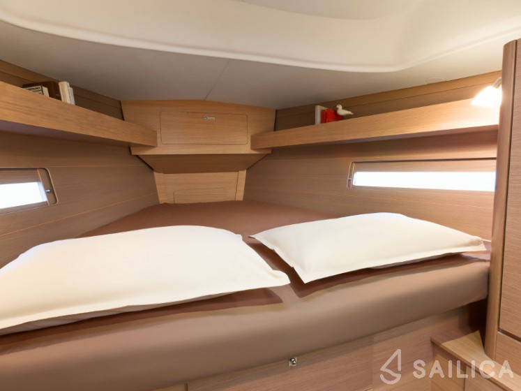 Dufour 382 GL - Yacht Charter Sailica