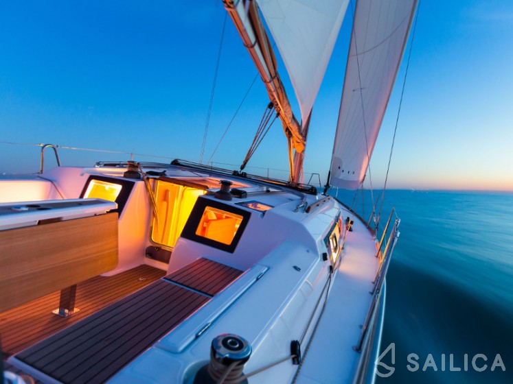 Dufour 382 GL - Yacht Charter Sailica
