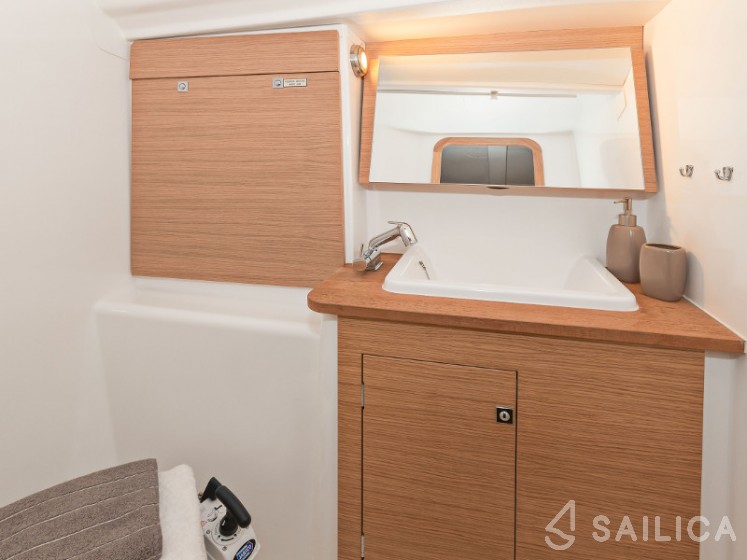 Dufour 382 GL - Yacht Charter Sailica
