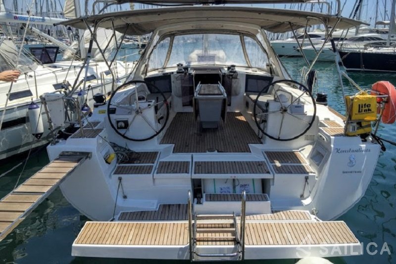 Oceanis 45 - Yacht Charter Sailica