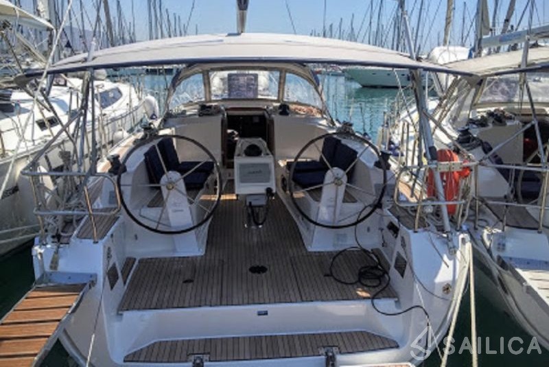 Bavaria 41 Cruiser - Yacht Charter Sailica