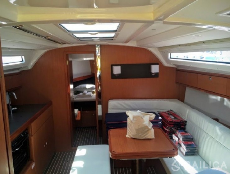 Bavaria 41 Cruiser - Yacht Charter Sailica