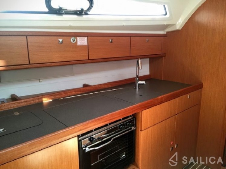Bavaria 41 Cruiser - Yacht Charter Sailica
