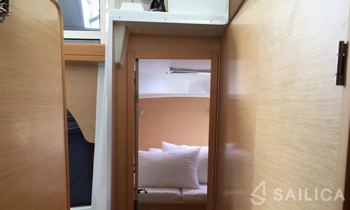 Lagoon 380 - Yacht Charter Sailica