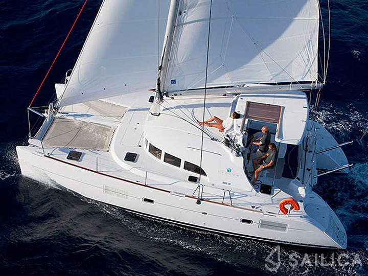 Lagoon 380 - Yacht Charter Sailica