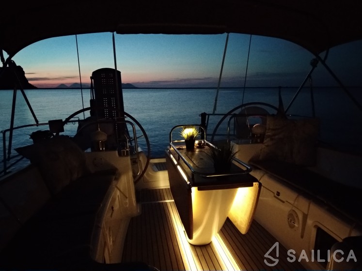 Sun Odyssey 54DS - Yacht Charter Sailica