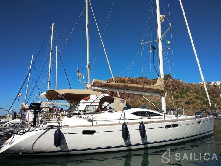 Sun Odyssey 54DS - Yacht Charter Sailica