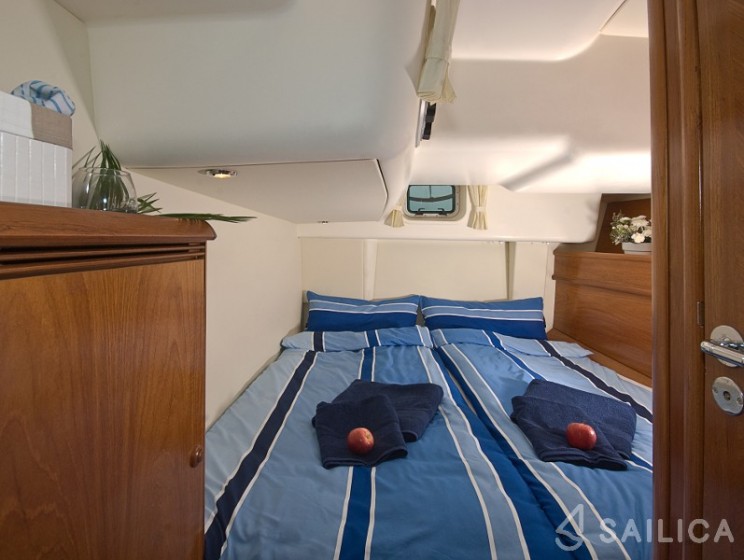 Sun Odyssey 54DS - Yacht Charter Sailica