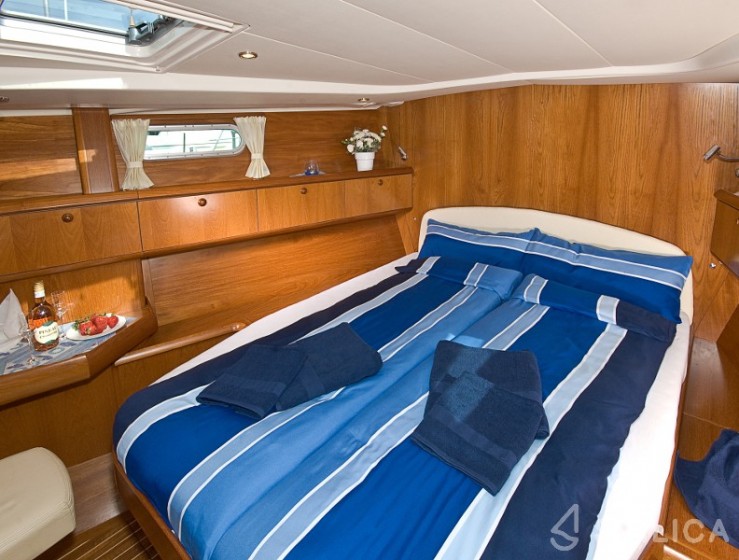 Sun Odyssey 54DS - Yacht Charter Sailica