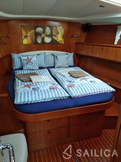Sun Odyssey 54DS - Yacht Charter Sailica