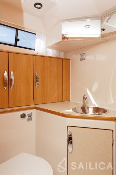 Greenline 33 - Yacht Charter Sailica