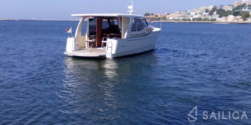 Greenline 33 - Yacht Charter Sailica
