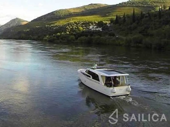 Greenline 33 - Yacht Charter Sailica
