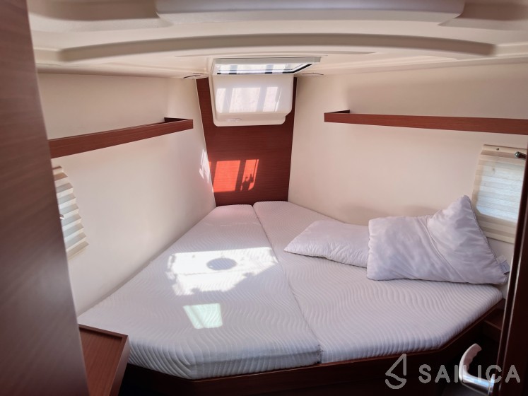 Hanse 418 - Yacht Charter Sailica