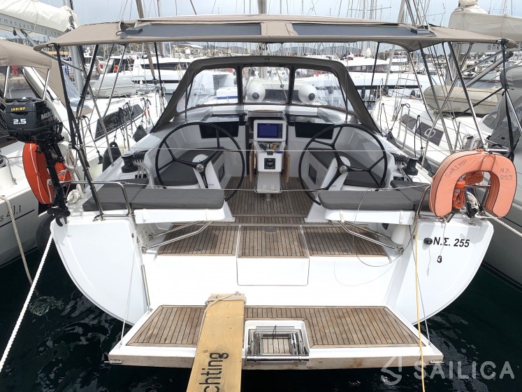 Hanse 418 - Yacht Charter Sailica