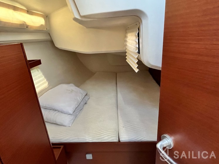 Hanse 418 - Yacht Charter Sailica