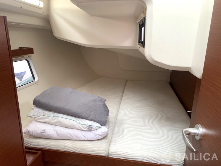 Hanse 418 - Yacht Charter Sailica
