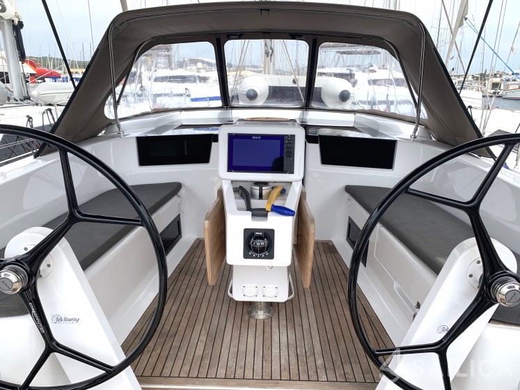 Hanse 418 - Yacht Charter Sailica