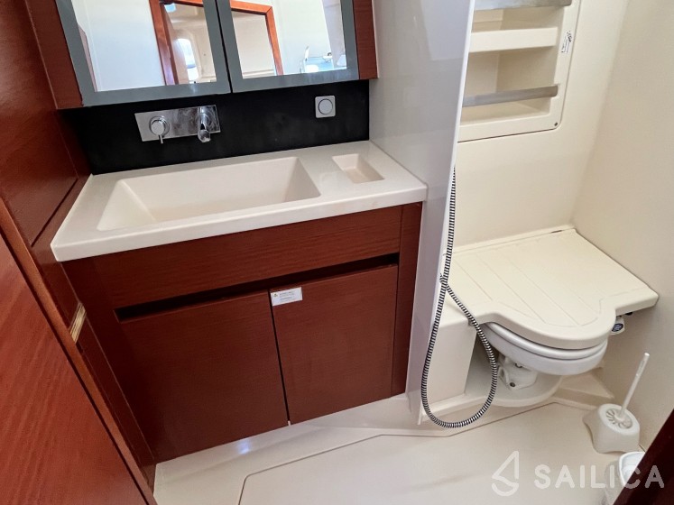 Hanse 418 - Yacht Charter Sailica