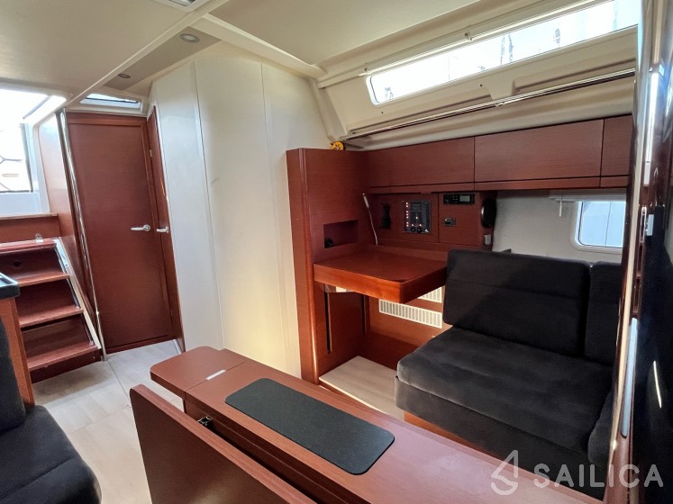 Hanse 418 - Yacht Charter Sailica