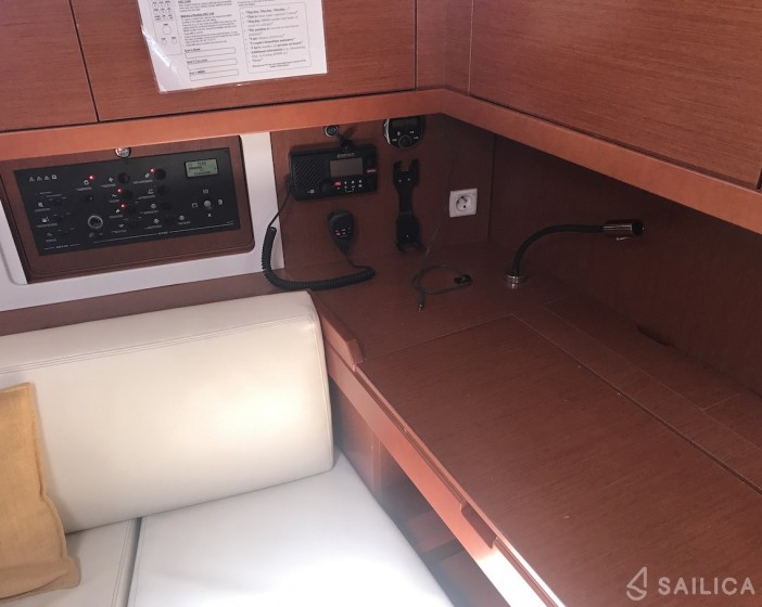Oceanis 45 - Yacht Charter Sailica