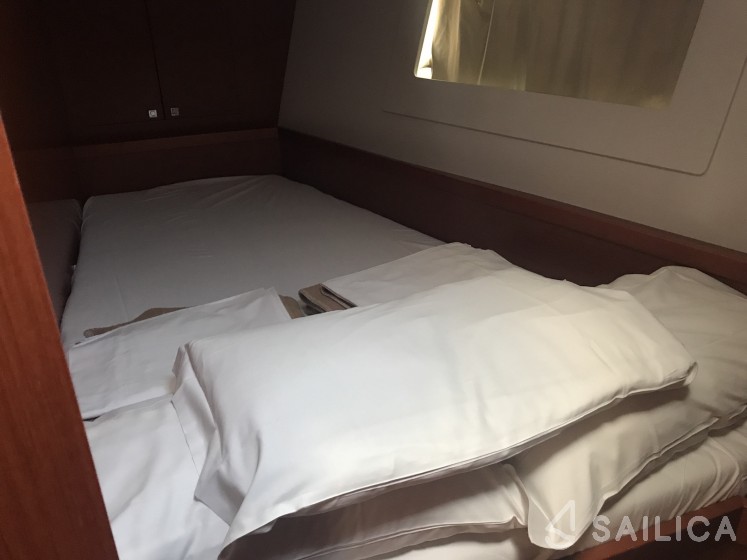 Oceanis 45 - Yacht Charter Sailica