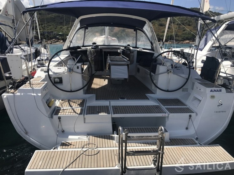 Oceanis 45 - Yacht Charter Sailica