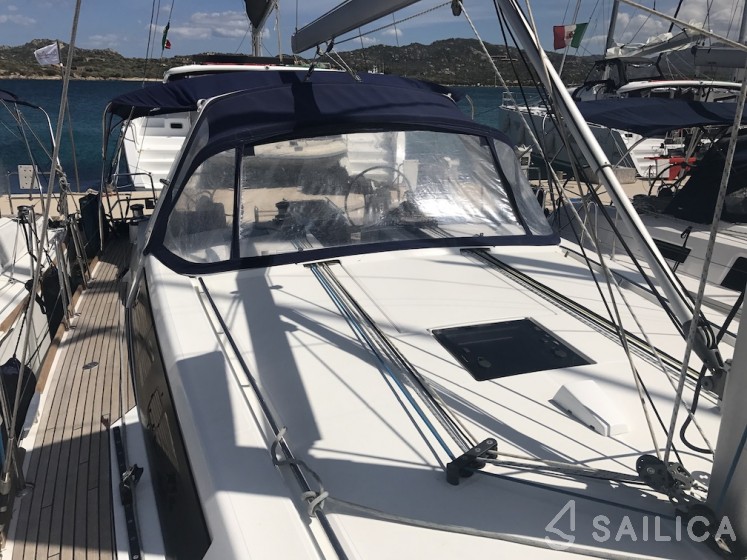 Oceanis 45 - Yacht Charter Sailica