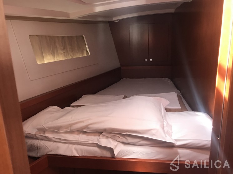 Oceanis 45 - Yacht Charter Sailica