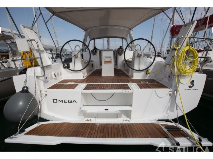 Oceanis 38 - Yacht Charter Sailica