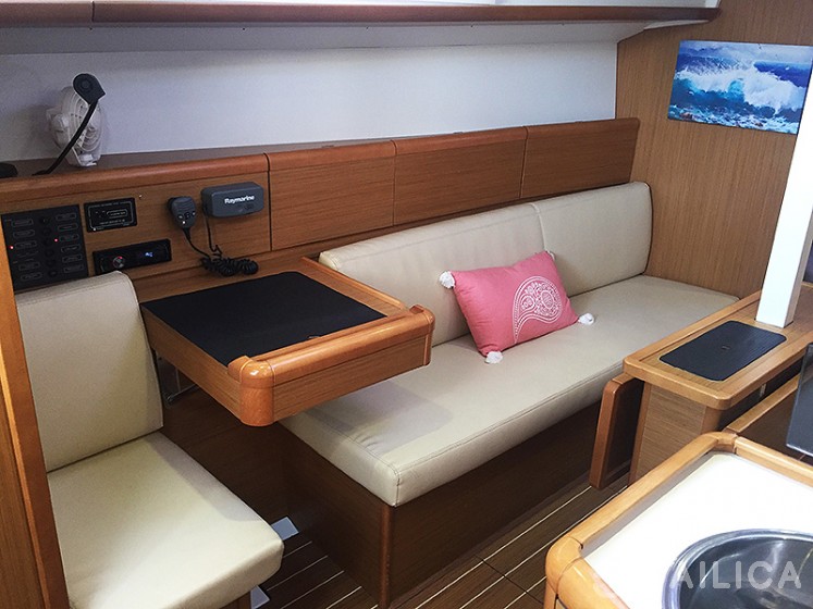 Sun Odyssey 33i - Yacht Charter Sailica