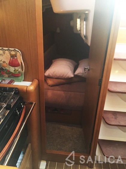 Sun Odyssey 33i - Yacht Charter Sailica