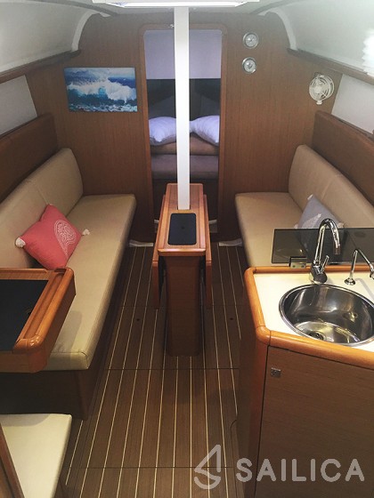 Sun Odyssey 33i - Yacht Charter Sailica