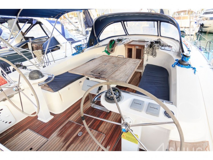 Bavaria 45 Cruiser - Yacht Charter Sailica
