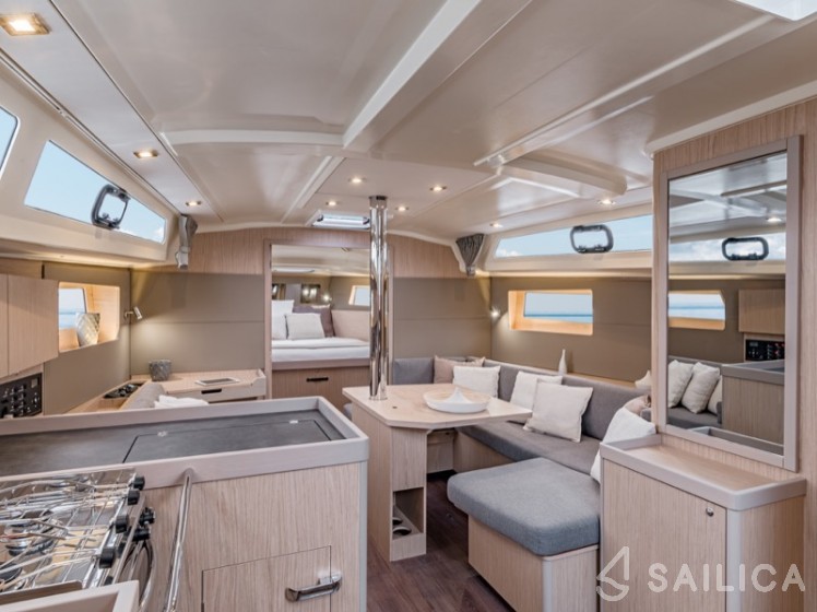 Oceanis 41.1 - Yacht Charter Sailica