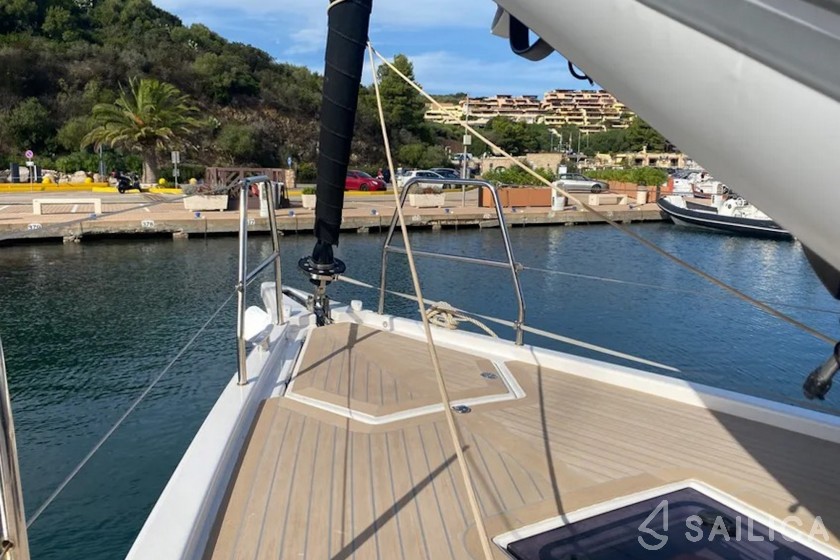 Dufour 390 - Yacht Charter Sailica