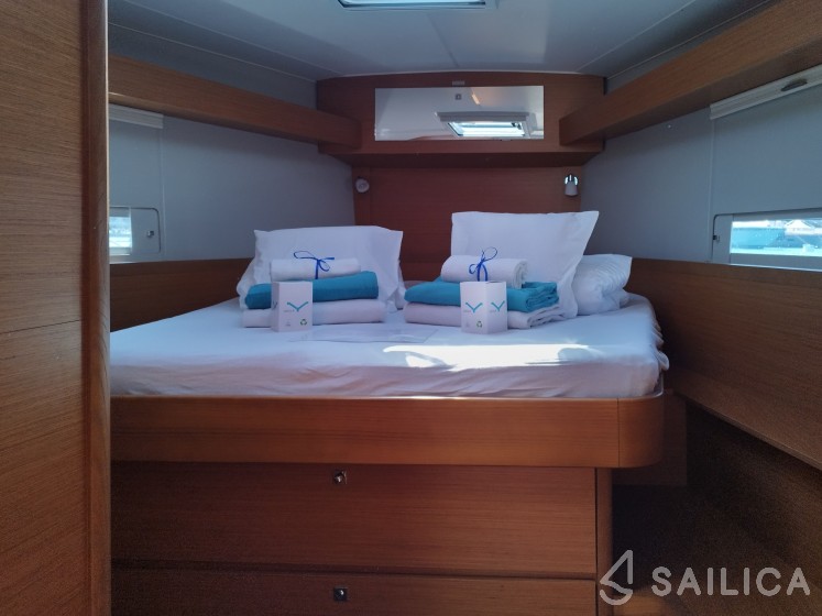 Dufour 430 - Yacht Charter Sailica