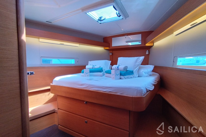 Dufour 430 - Yacht Charter Sailica