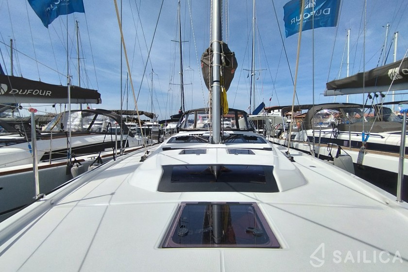 Dufour 430 - Yacht Charter Sailica