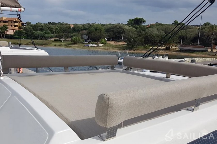 Bali 4.2 - Yacht Charter Sailica