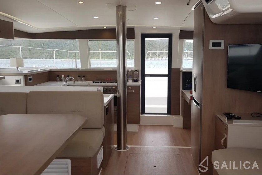 Bali 4.2 - Yacht Charter Sailica