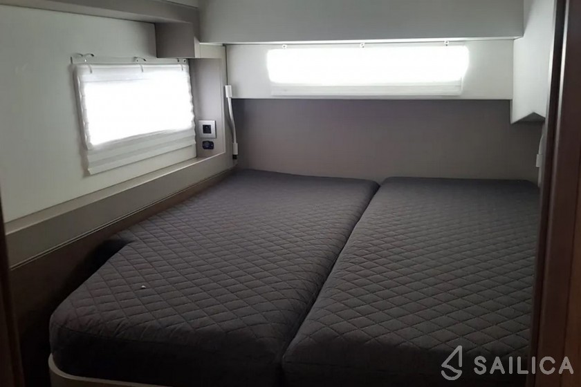 Bali 4.2 - Yacht Charter Sailica